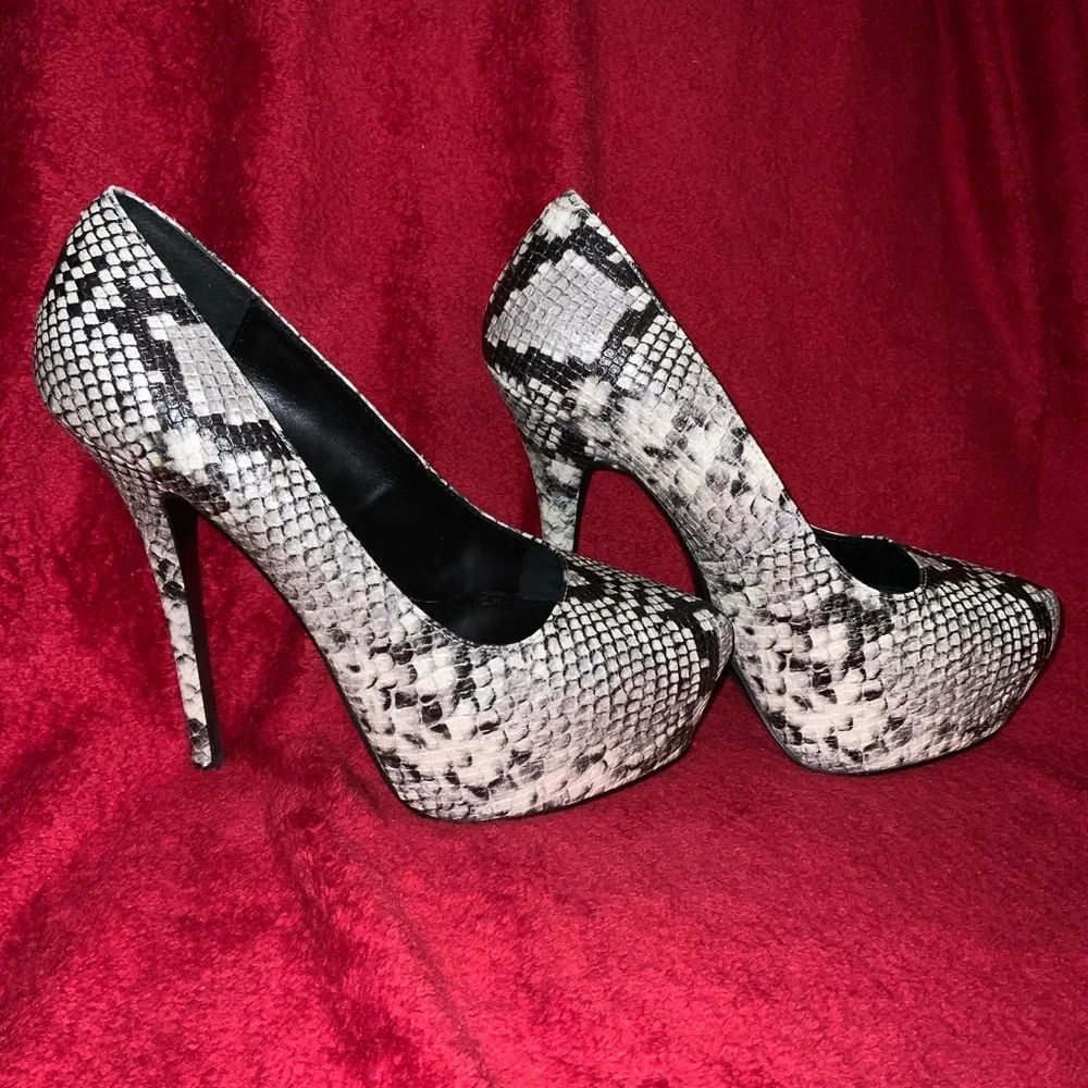 STEVE MADDEN Ultra-high Heels Snakeskin (faux) Gorgeous! - Picture 2 of 10